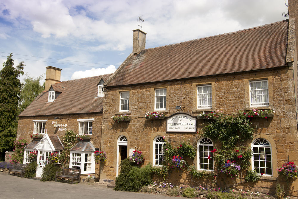 The Howard Arms Illmington Exterior foto