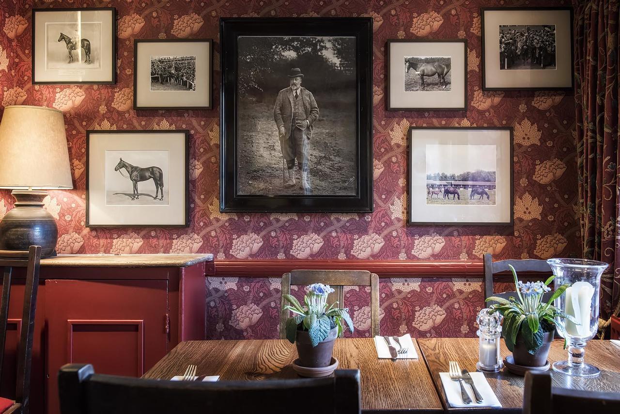 The Howard Arms Illmington Exterior foto