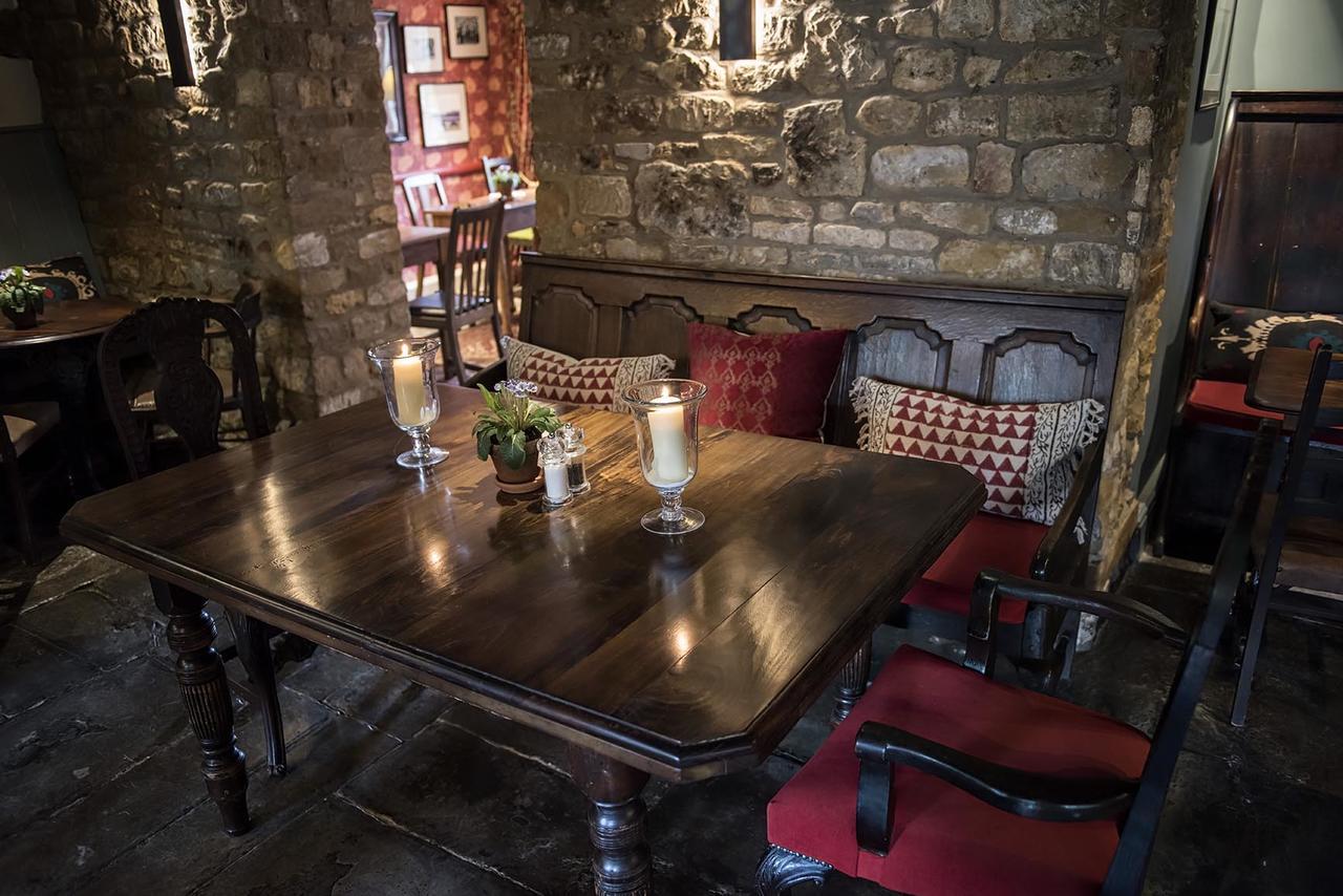 The Howard Arms Illmington Exterior foto