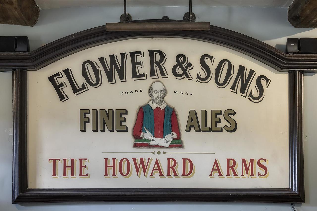 The Howard Arms Illmington Exterior foto